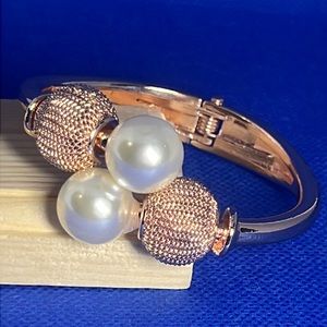 Rose Gold & Pearl Bracelet